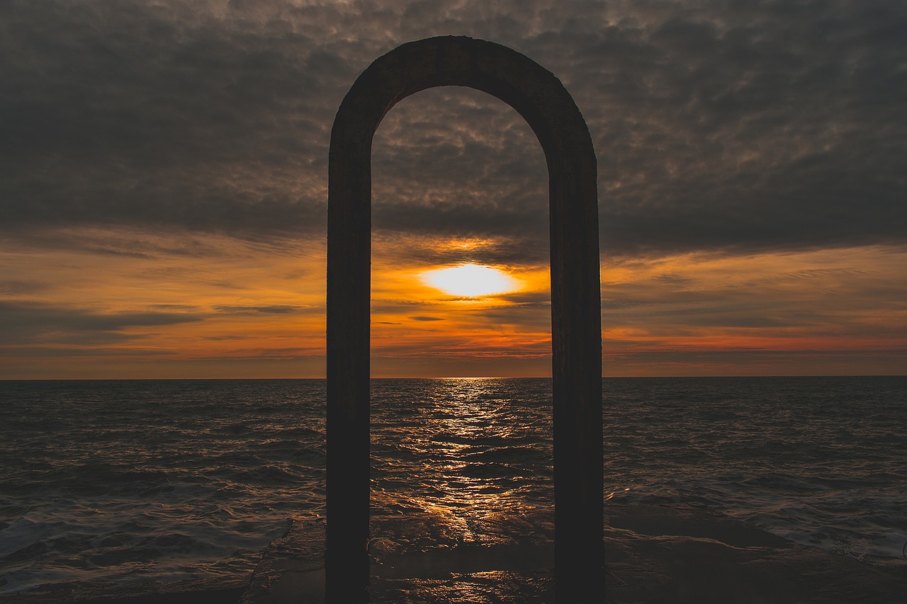 Sea Sunset Clouds Travel Nature  - sanyoks / Pixabay