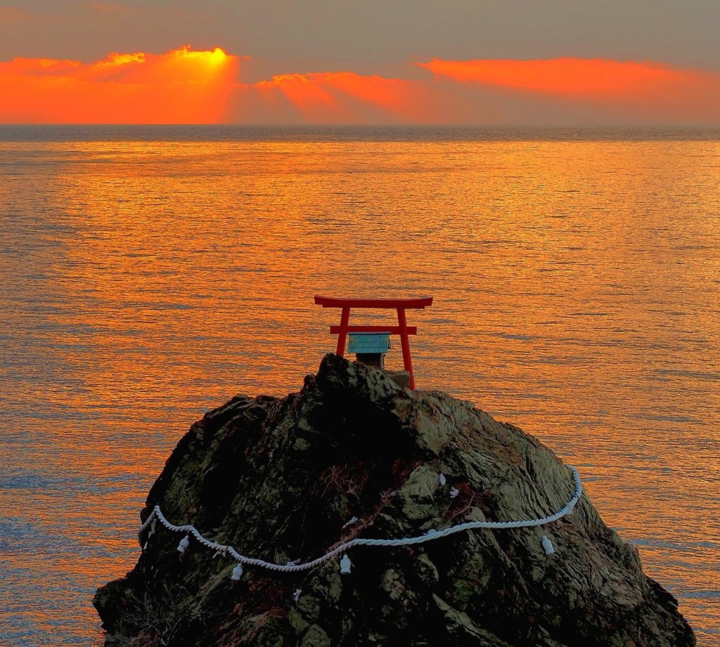 Sea Sunset Torii Japan Sky Clouds  - kunichikatakahashi / Pixabay