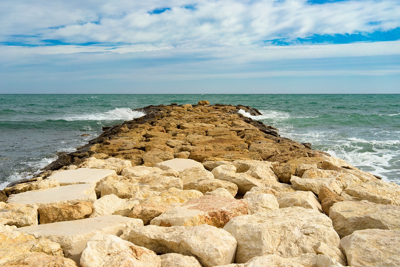 Sea Water Seashore Beach Nature  - qimono / Pixabay