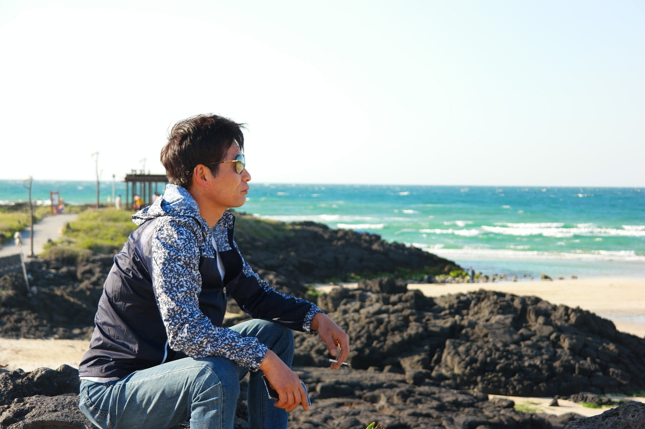 Sea Waves People Tobacco Landscape  - Steamland / Pixabay