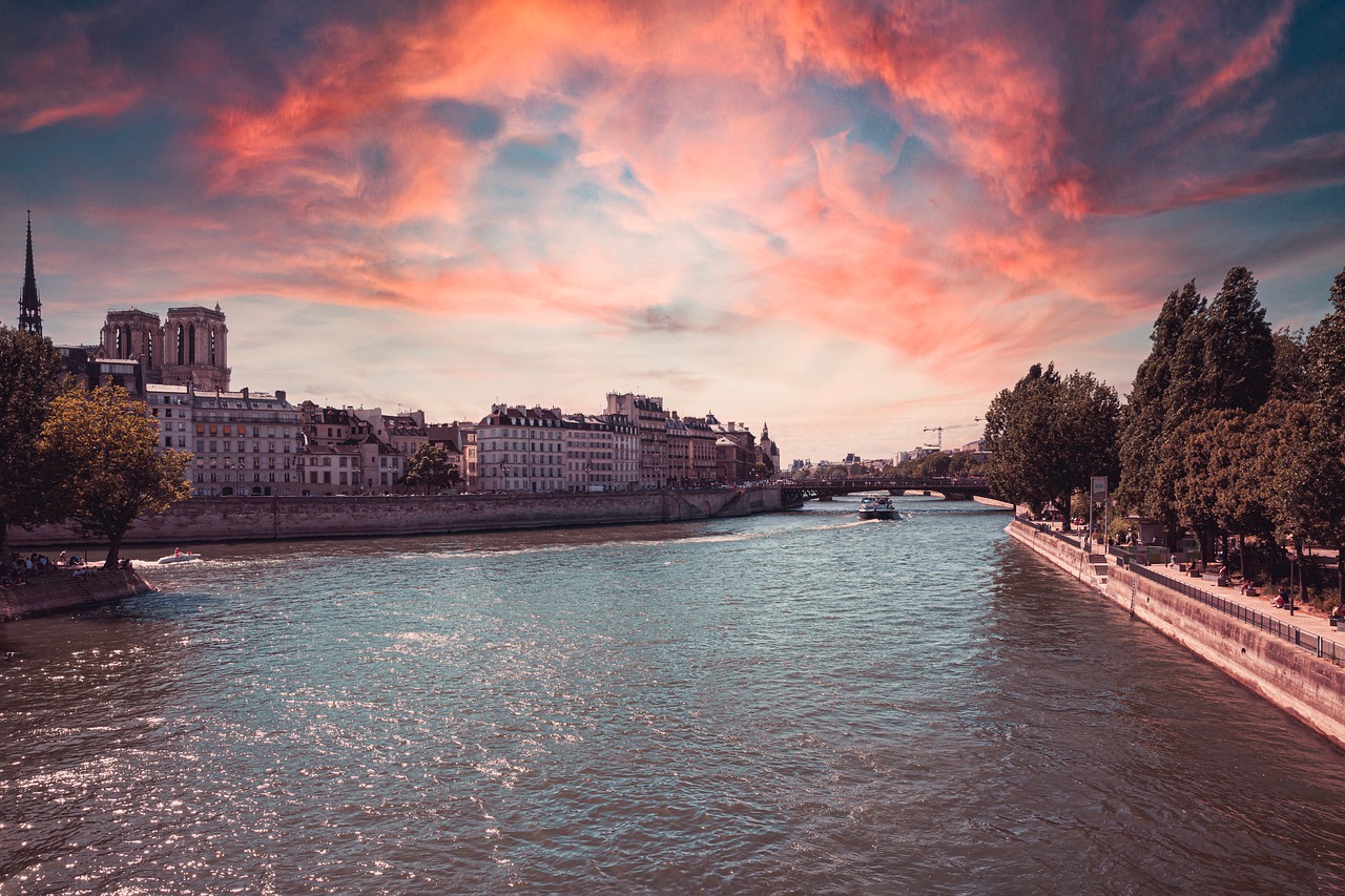 Seine River Paris France Sunset - gdmoonkiller / Pixabay