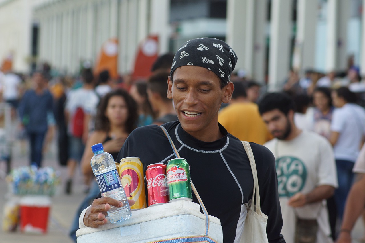 Seller Water Drinks Street Offer  - DaviPeixoto / Pixabay