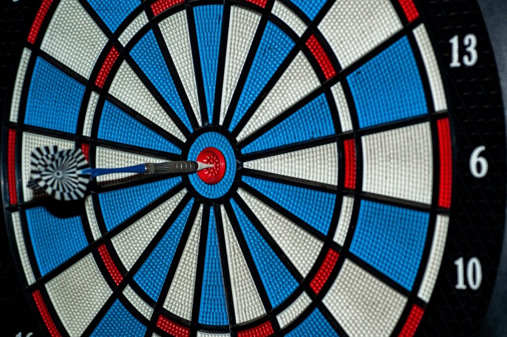 Shield Target Dart Arrows Play  - adamtepl / Pixabay