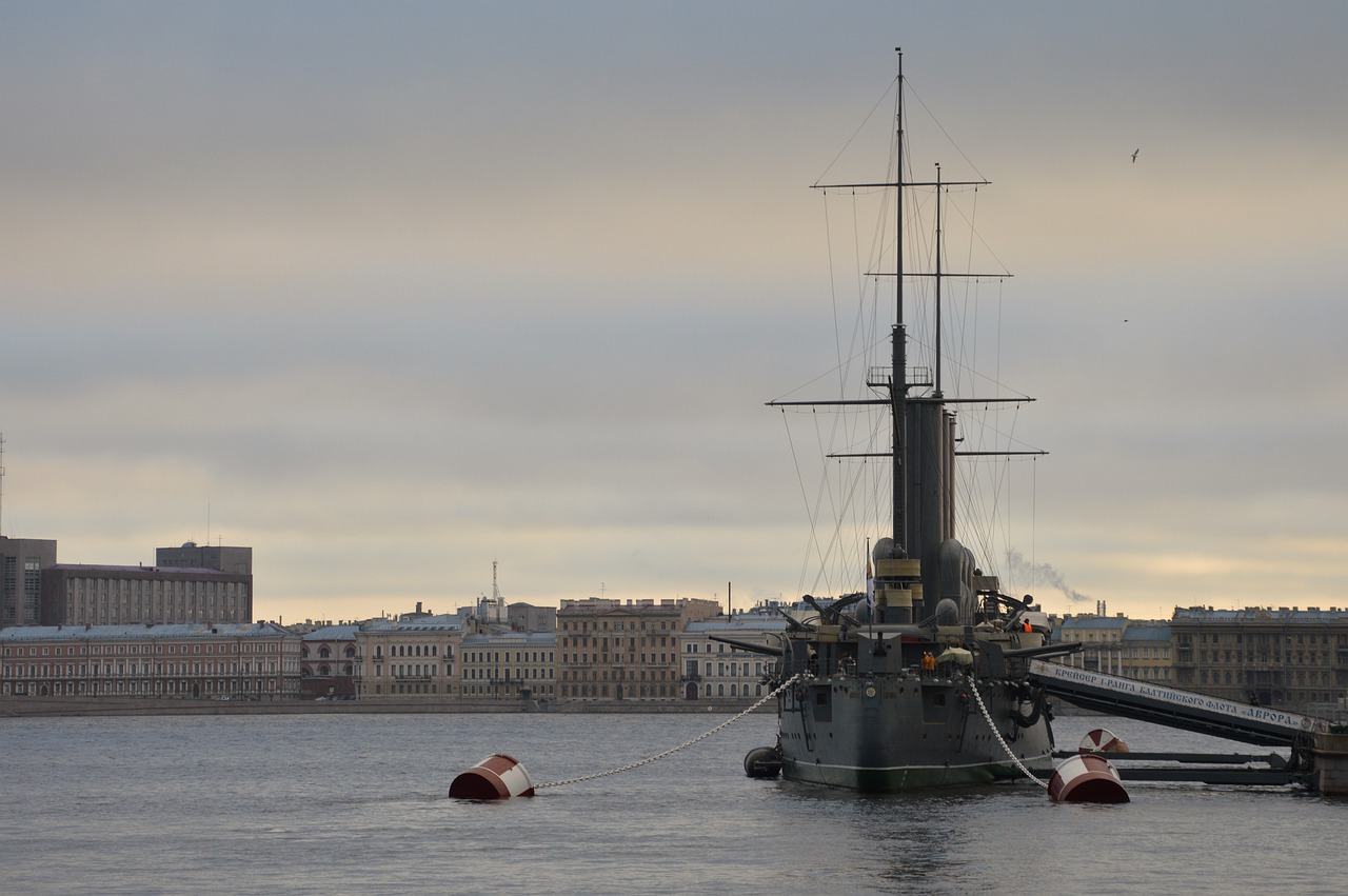 Ship Battleship Cruiser Aurora Port  - BorisSk / Pixabay