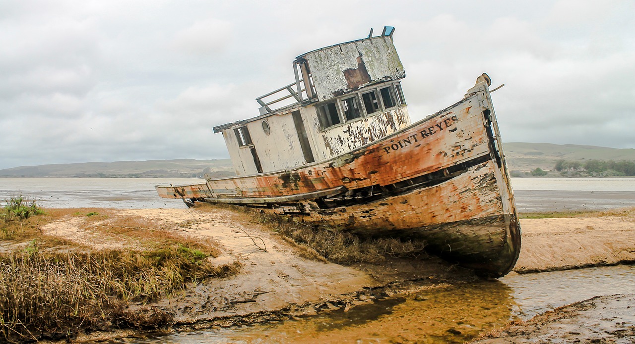 Shipwreck Ship Wreckage  - egorshitikov / Pixabay