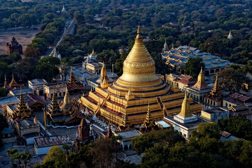 Shwezigon Pagoda Temple Myanmar  - yves_alarie / Pixabay