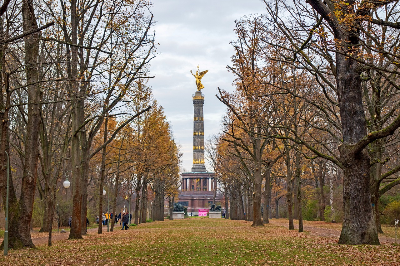 Siegess%C%Aule Victory Column Park - Bosilegrad / Pixabay