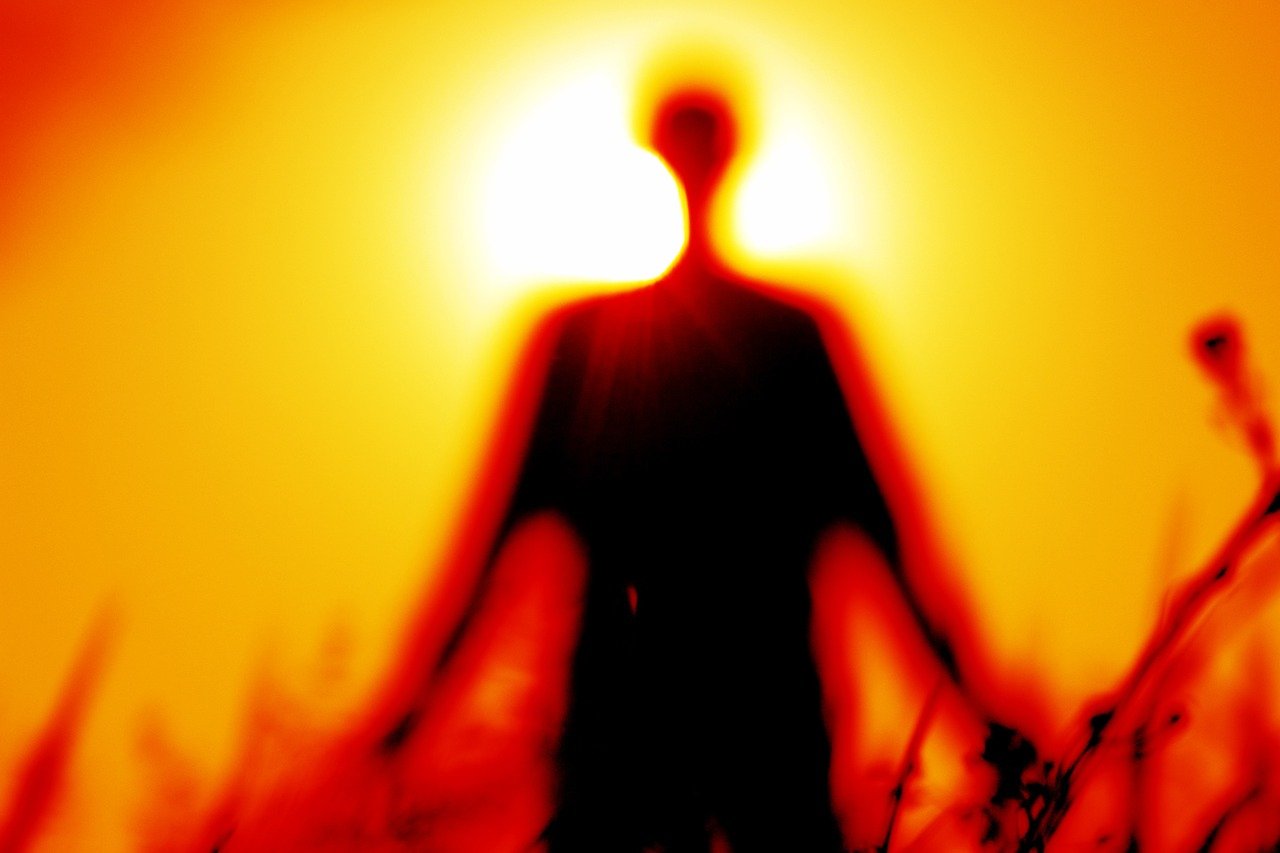 Silhouette Blur Red Focus Sun  - Devanath / Pixabay