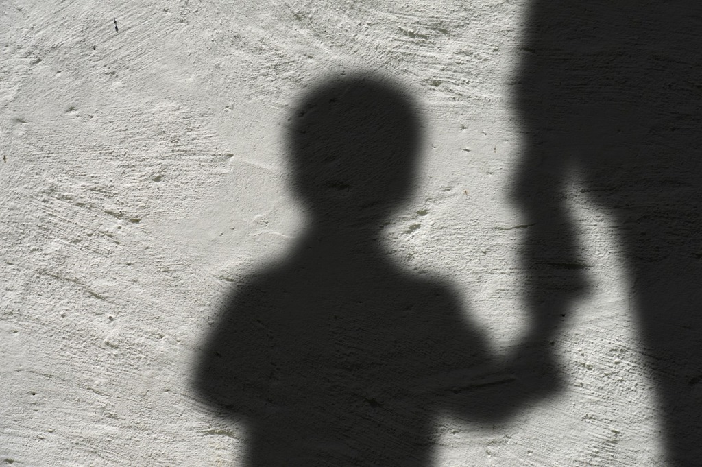 Silhouette Man Child The Shade  - geralt / Pixabay