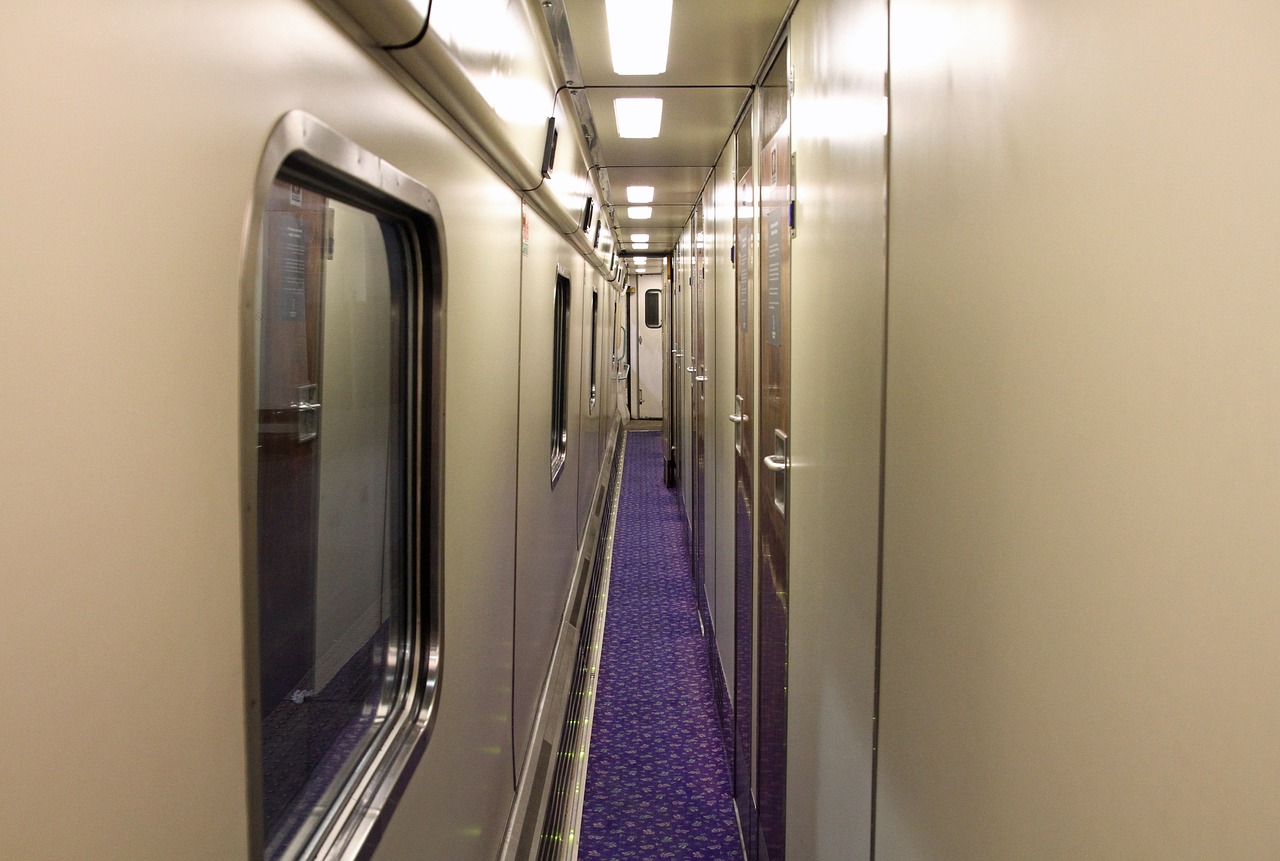 Sleeper Train Transport Travel  - MonicaVolpin / Pixabay