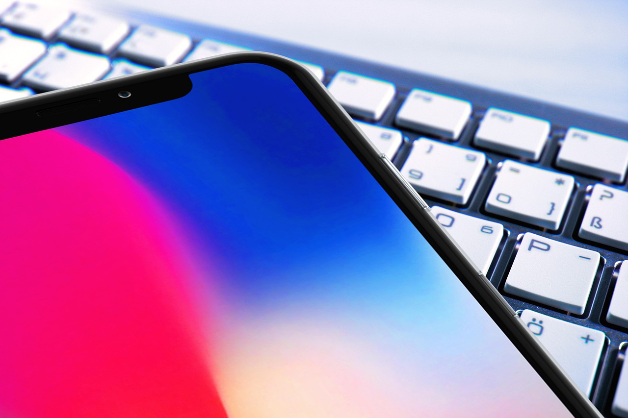 Smartphone Keyboard Device  - geralt / Pixabay