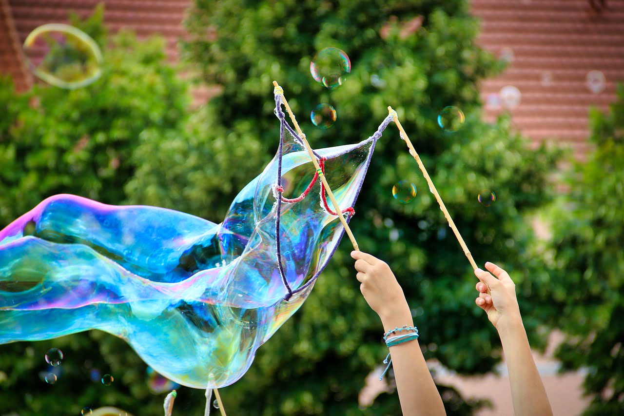 Soap Bubbles Ball Soapy Water Float  - guvo59 / Pixabay