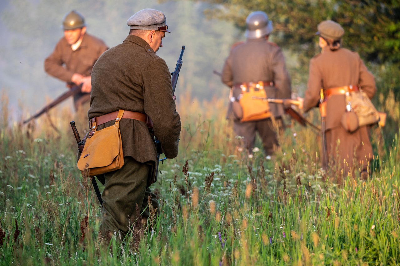 Soldiers Battle War History  - PiotrZakrzewski / Pixabay