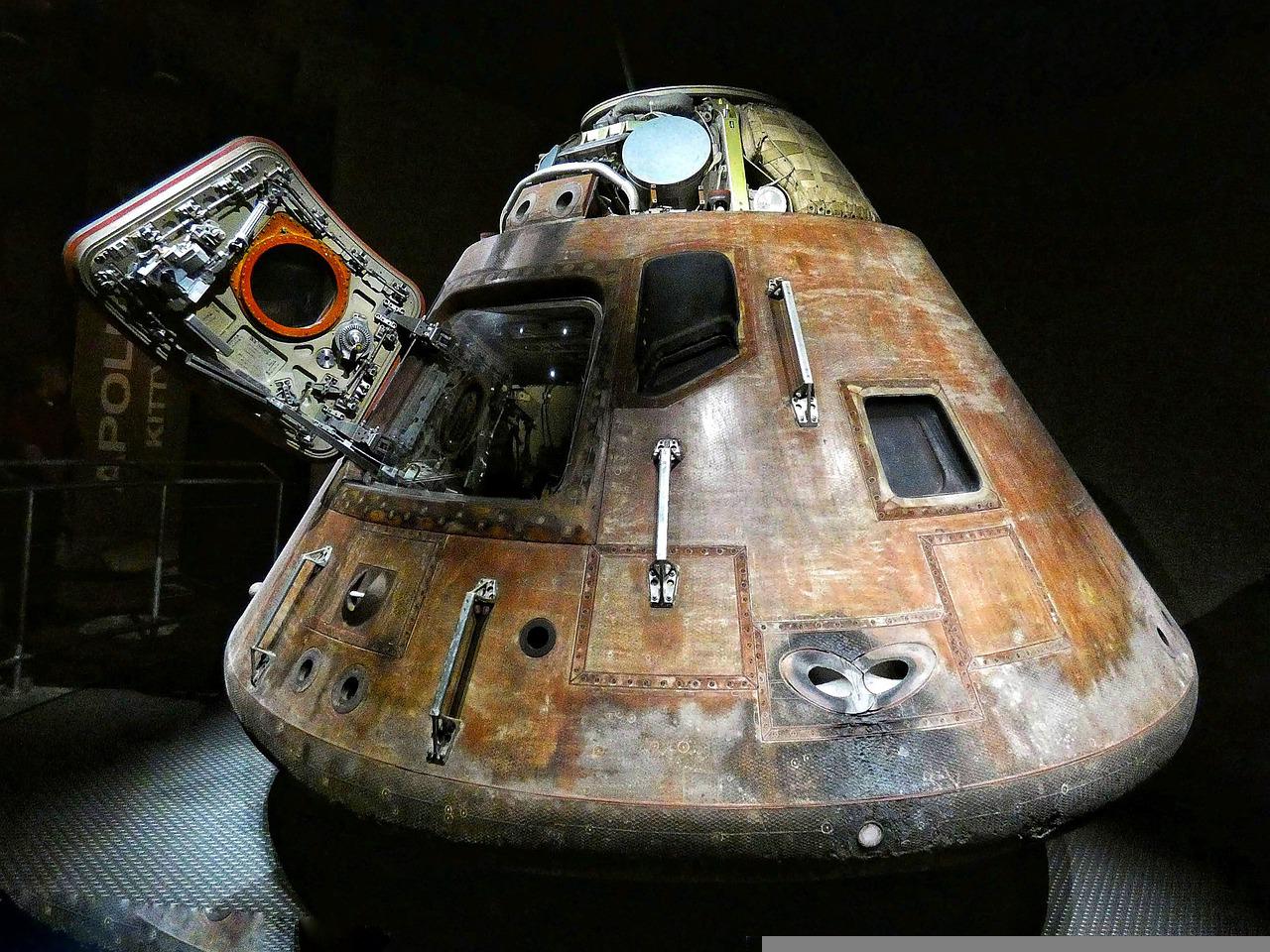 Space Travel Apollo Space Capsule  - Tho-Ge / Pixabay