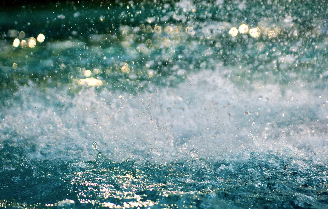 Splash Waterdrops Water Gush - congerdesign / Pixabay