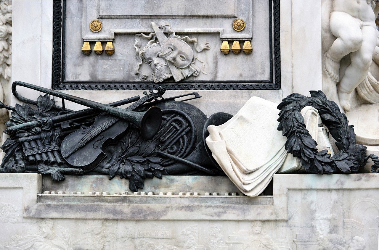 Statue Mozart Vienna Austria  - DenisDoukhan / Pixabay