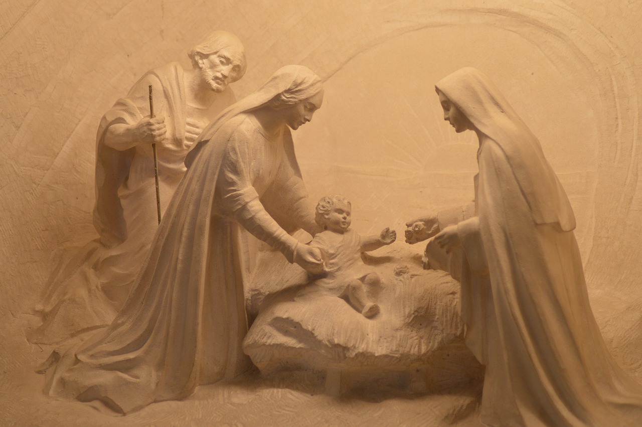 Statue Pierre Characters Four  - dodo71 / Pixabay