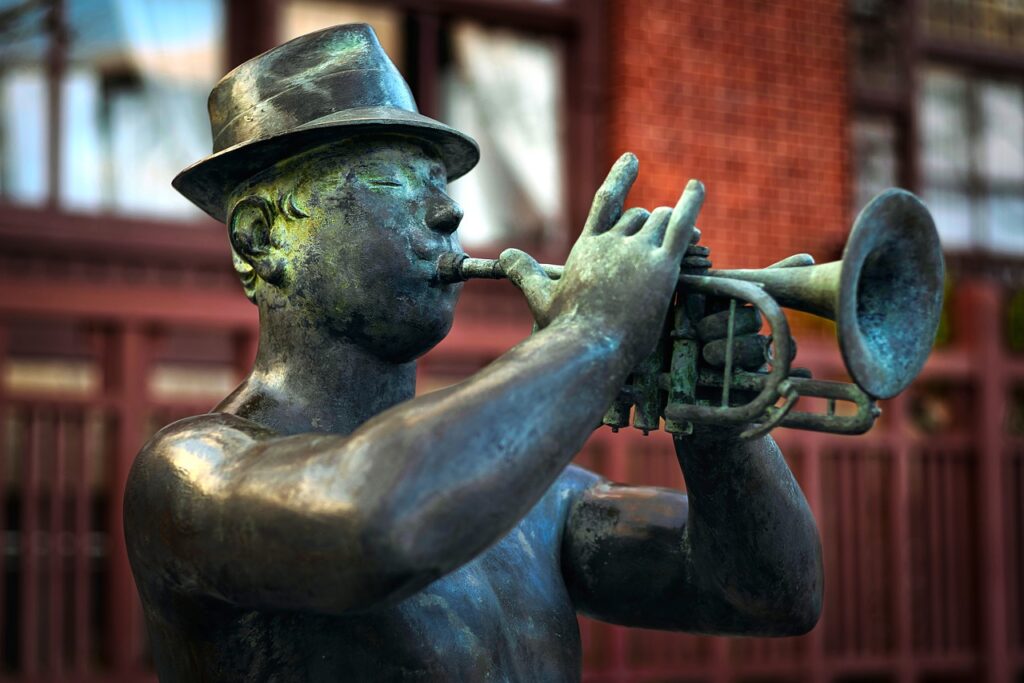 Statue Sculpture Bronze Musician  - djedj / Pixabay