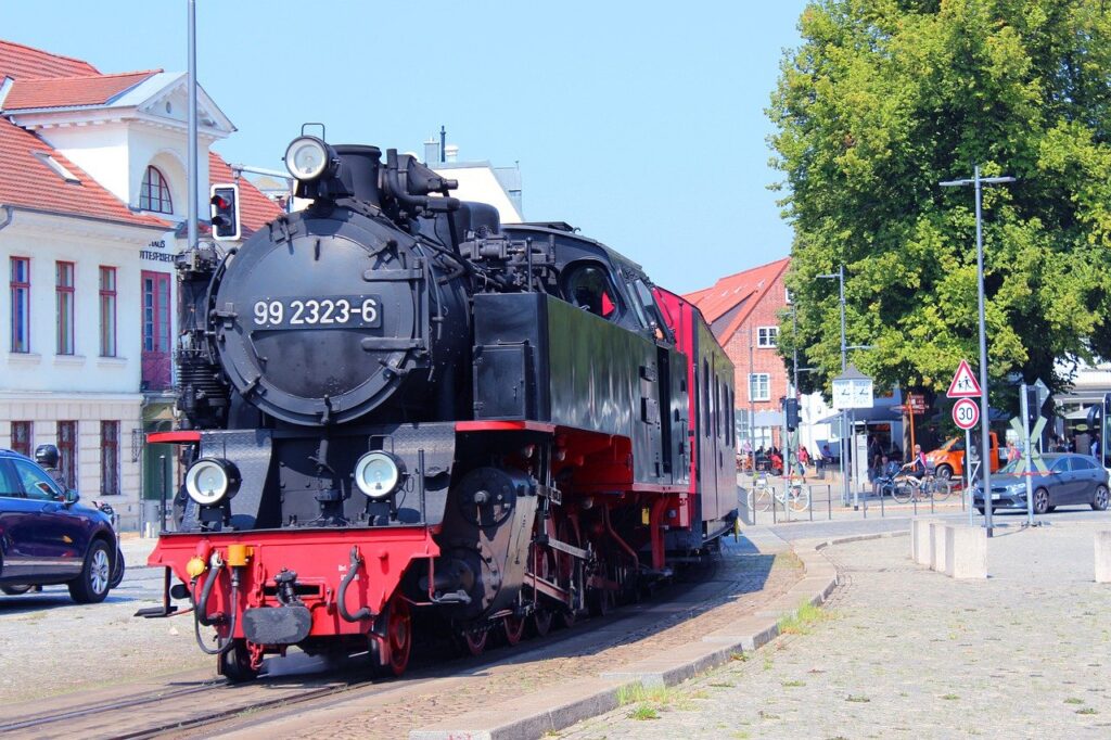 Steam Locomotive Narrow Gauge Railway  - Joochen / Pixabay