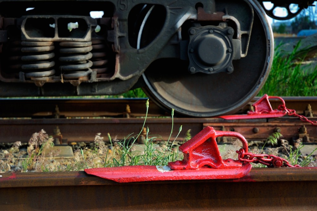 Steel Travel Train Rusty Wheel  - ds_30 / Pixabay