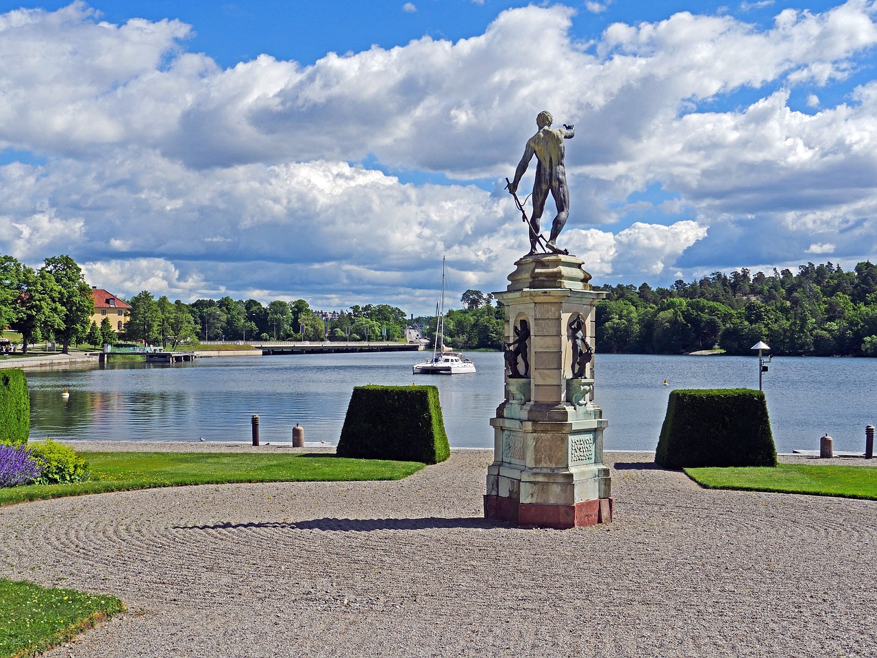 Stockholm Drottningholm Royal Castle  - hpgruesen / Pixabay