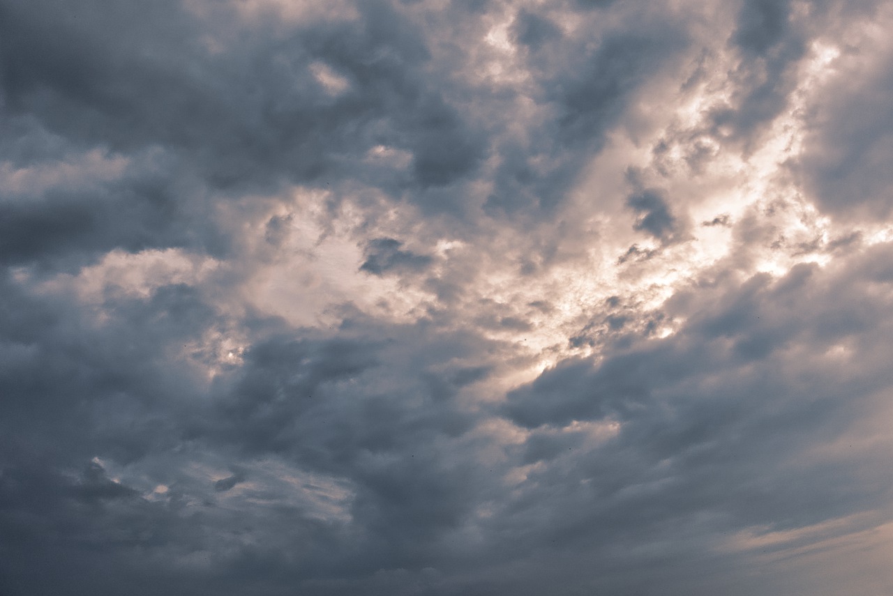 Storm Clouds Sky Dusk Clouds  - TomHerwig / Pixabay