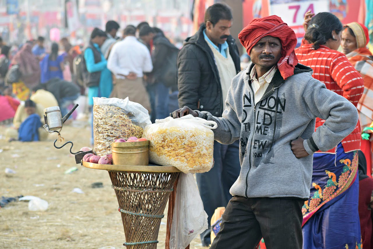 Street Hawker Hawker India Varanasi  - balouriarajesh / Pixabay
