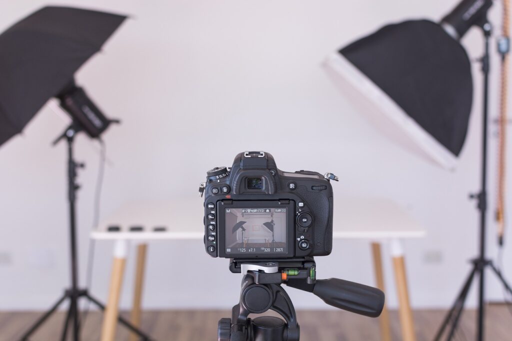 Studio Camera Light Setup  - syriary91 / Pixabay