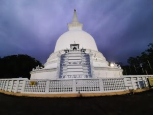 Stupa Temple Buddhism  - sundarlanka / Pixabay