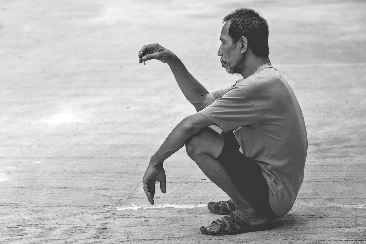 Sunbathe Squat Down Daydreaming  - pisauikan / Pixabay