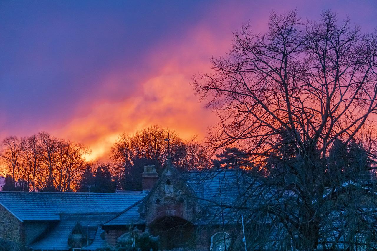 Sunrise Sunset Town Winter Houses - brendan347 / Pixabay