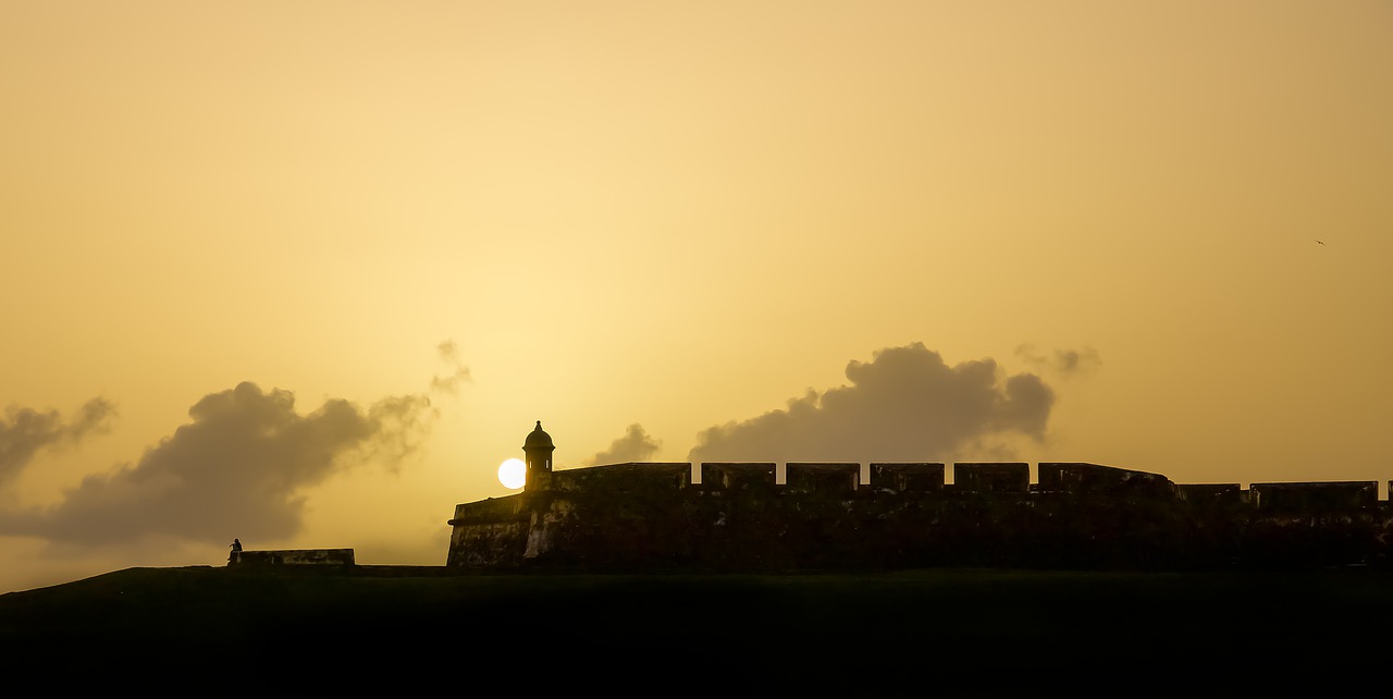 Sunset Castle Fort Tower Building - photographybycarlossan / Pixabay