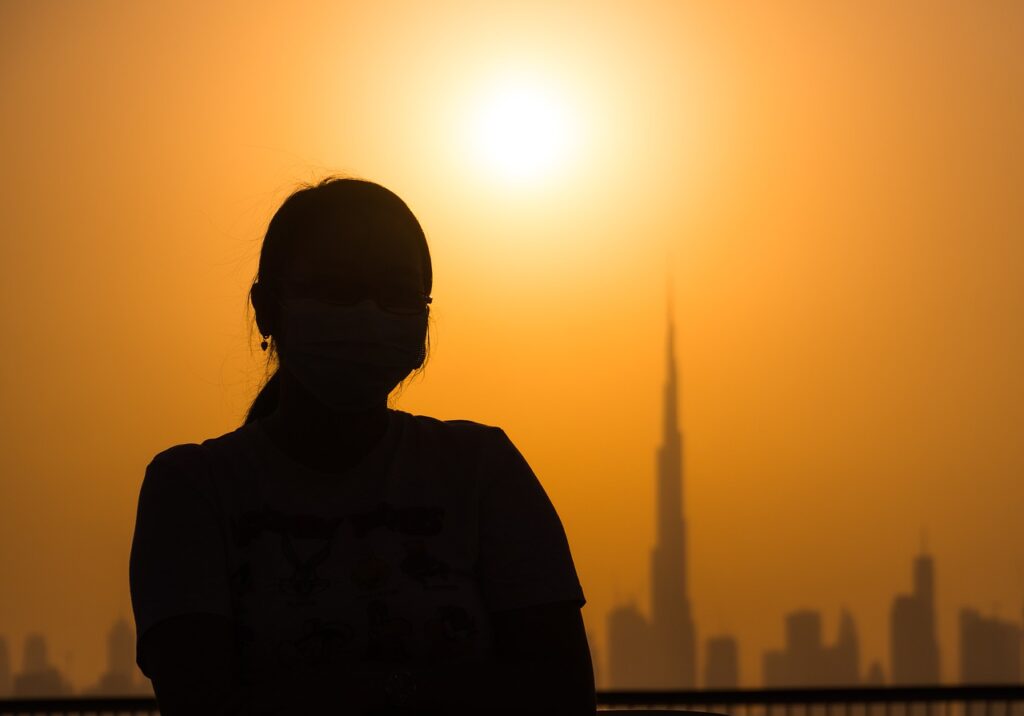 Sunset Girl Silhouette Dubai Uae  - cartojos / Pixabay