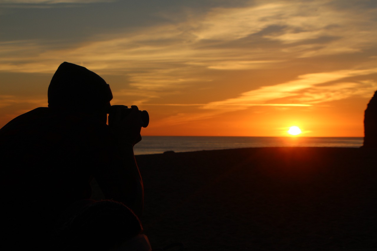 Sunset Photographer Photo - Barbara-Iandolo / Pixabay