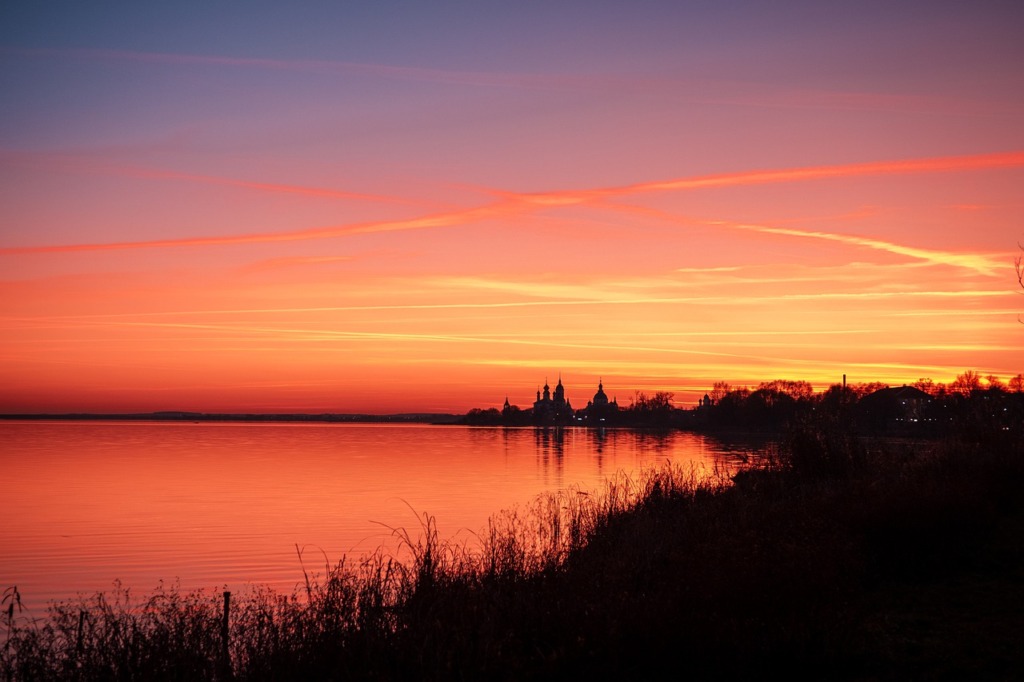 Sunset Pond Monastery River  - soultrain / Pixabay