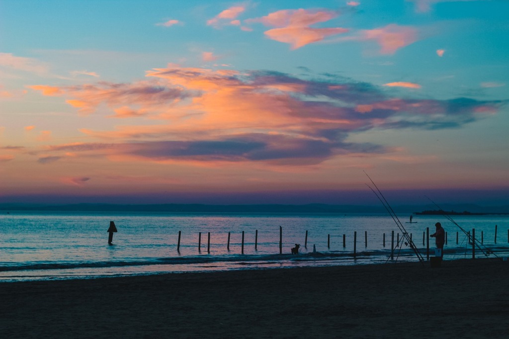 Sunset Sea Beach Sunrise Uk  - AwayWeGo210 / Pixabay
