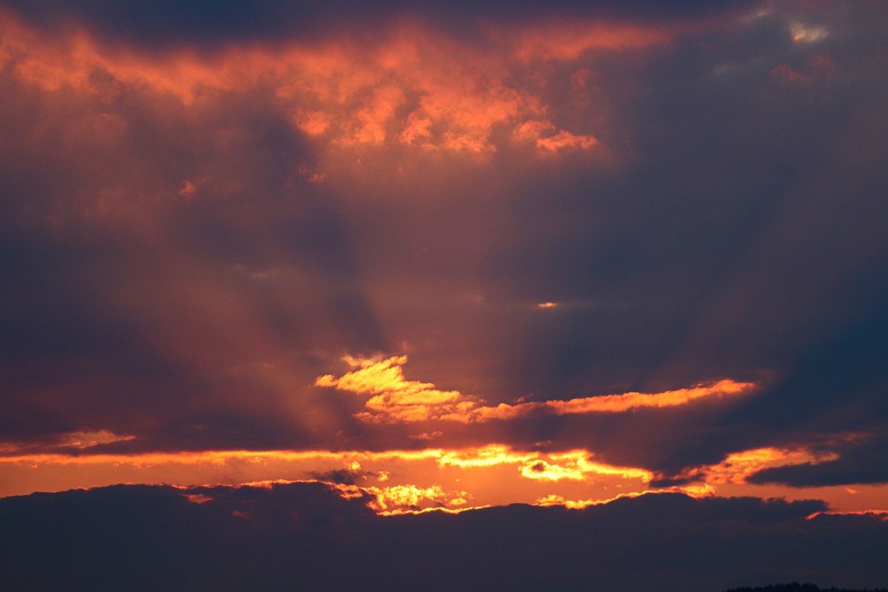 Sunset Sky Clouds Sun Sunbeams - manfredrichter / Pixabay