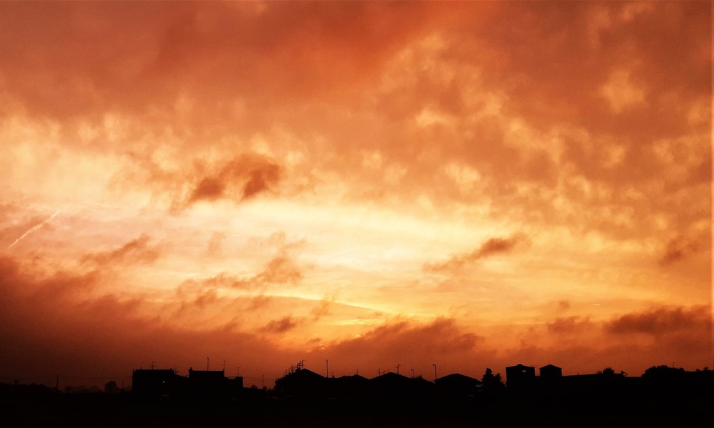 Sunset Sun Clouds Sky Twilight  - LauraMR5 / Pixabay