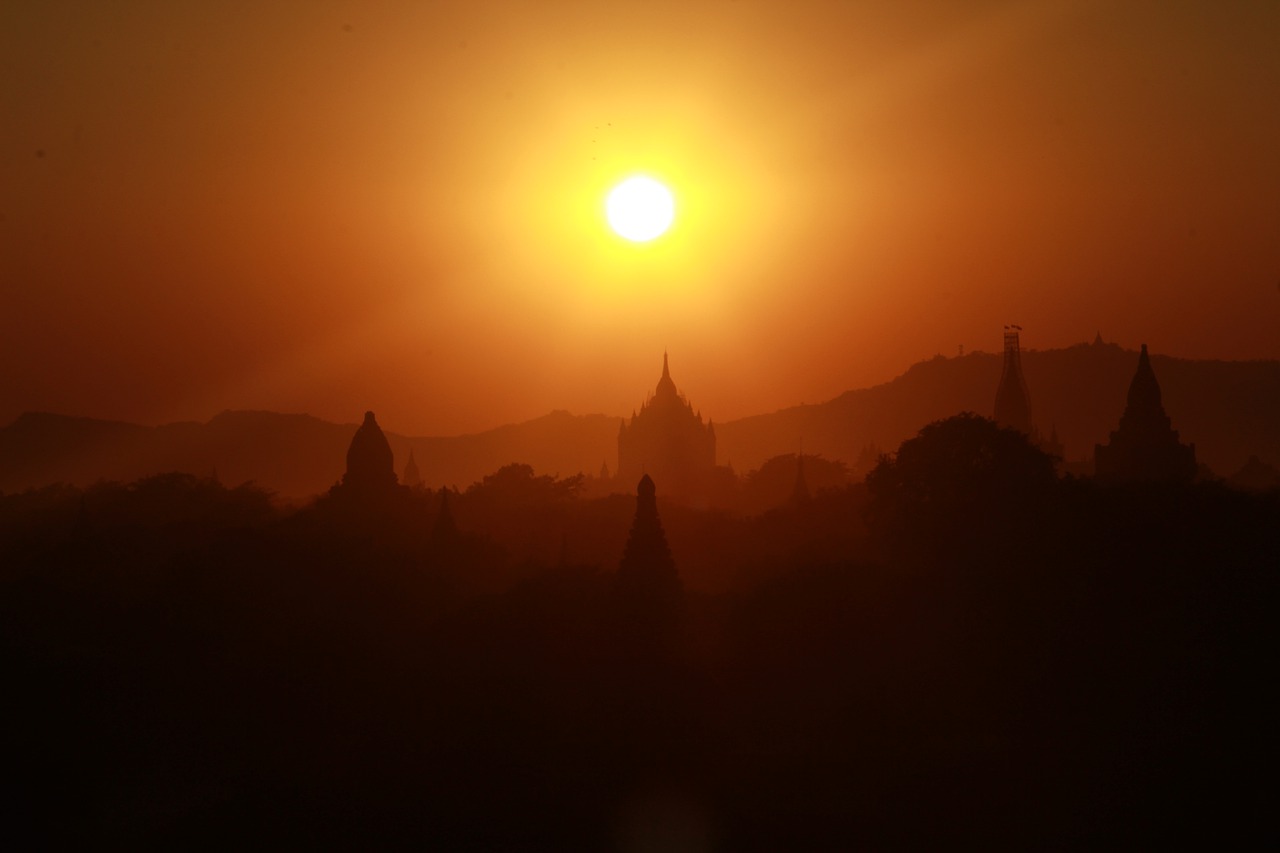 Sunset Travel Dusk Burma Myanmar - vanntc166 / Pixabay