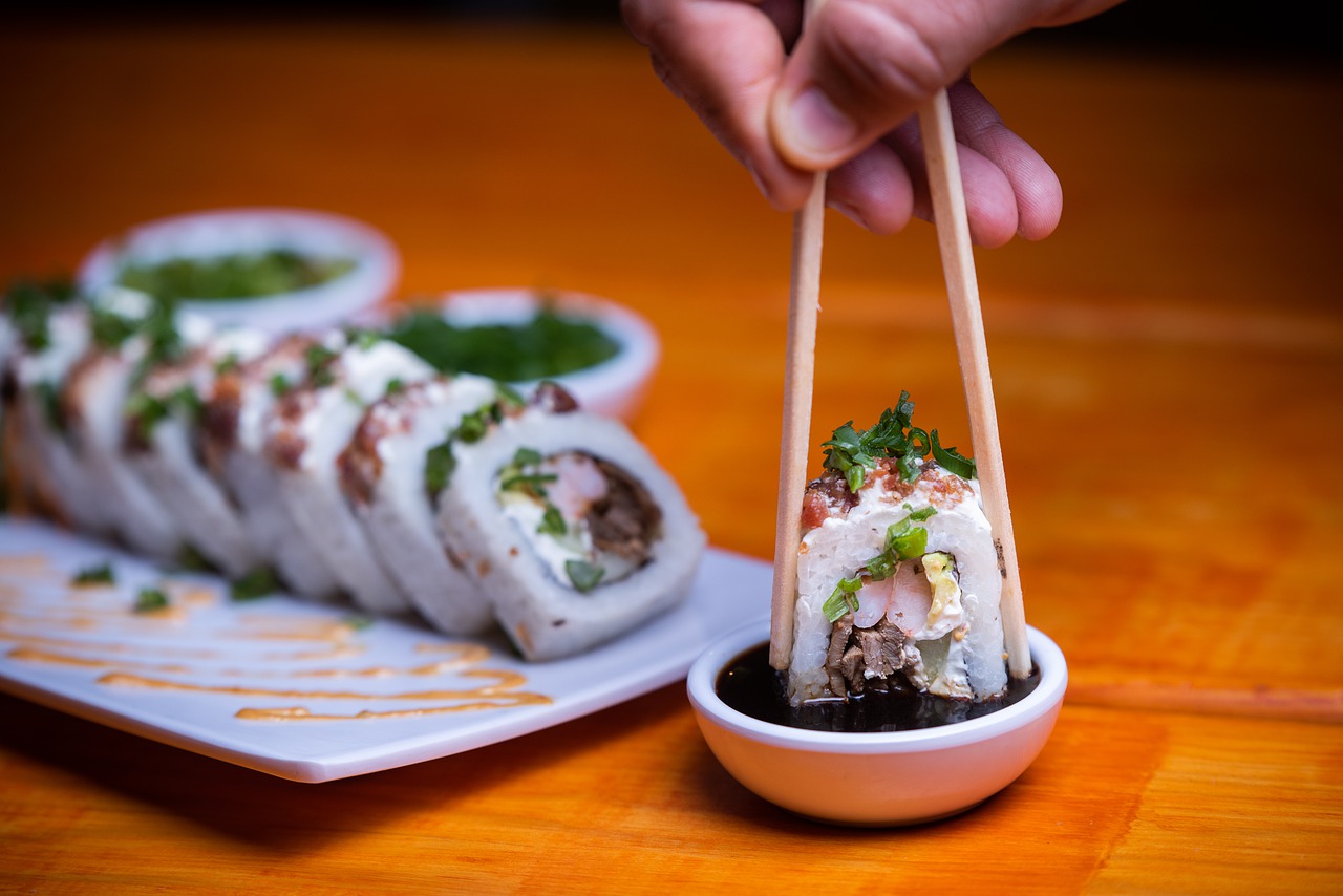 Sushi Food Dish Chopsticks Dip  - u_6qcjbfqp / Pixabay