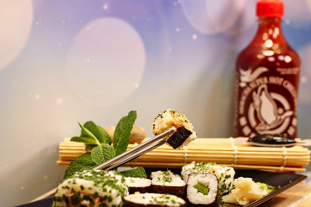 Sushi Roll Japanese Food Food Maki  - furbymama / Pixabay