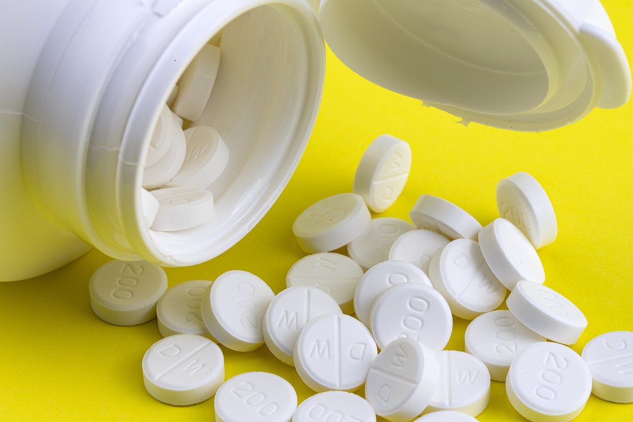 Tablets Medicine Supplement Vitamin  - HeungSoon / Pixabay