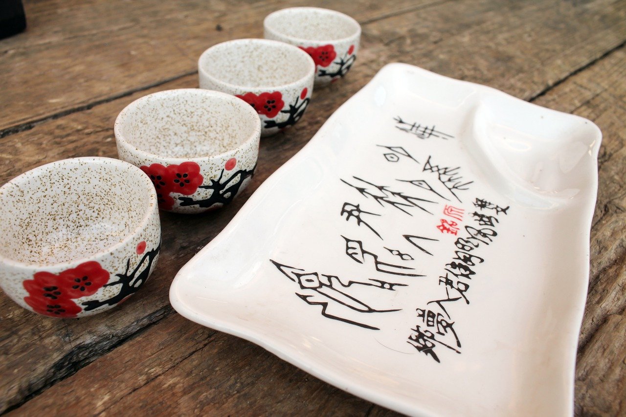 Tableware Table Japanese Characters - Kartashova / Pixabay
