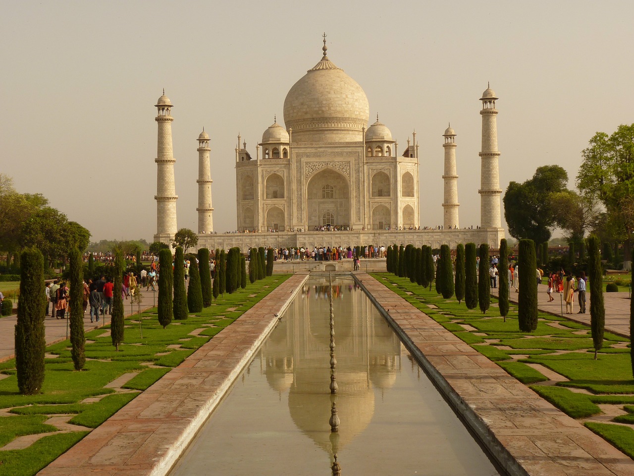 Taj Mahal Mausoleum Agra  - LoggaWiggler / Pixabay