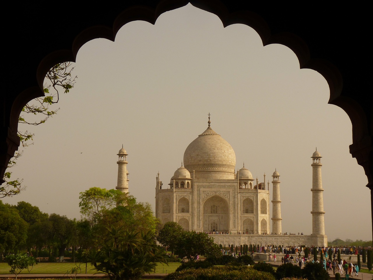 Taj Mahal Mausoleum Agra  - LoggaWiggler / Pixabay