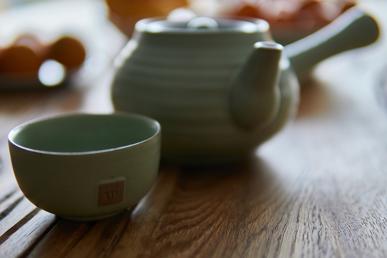 Tea Teapot Teacup Drink  - Lakeblog / Pixabay