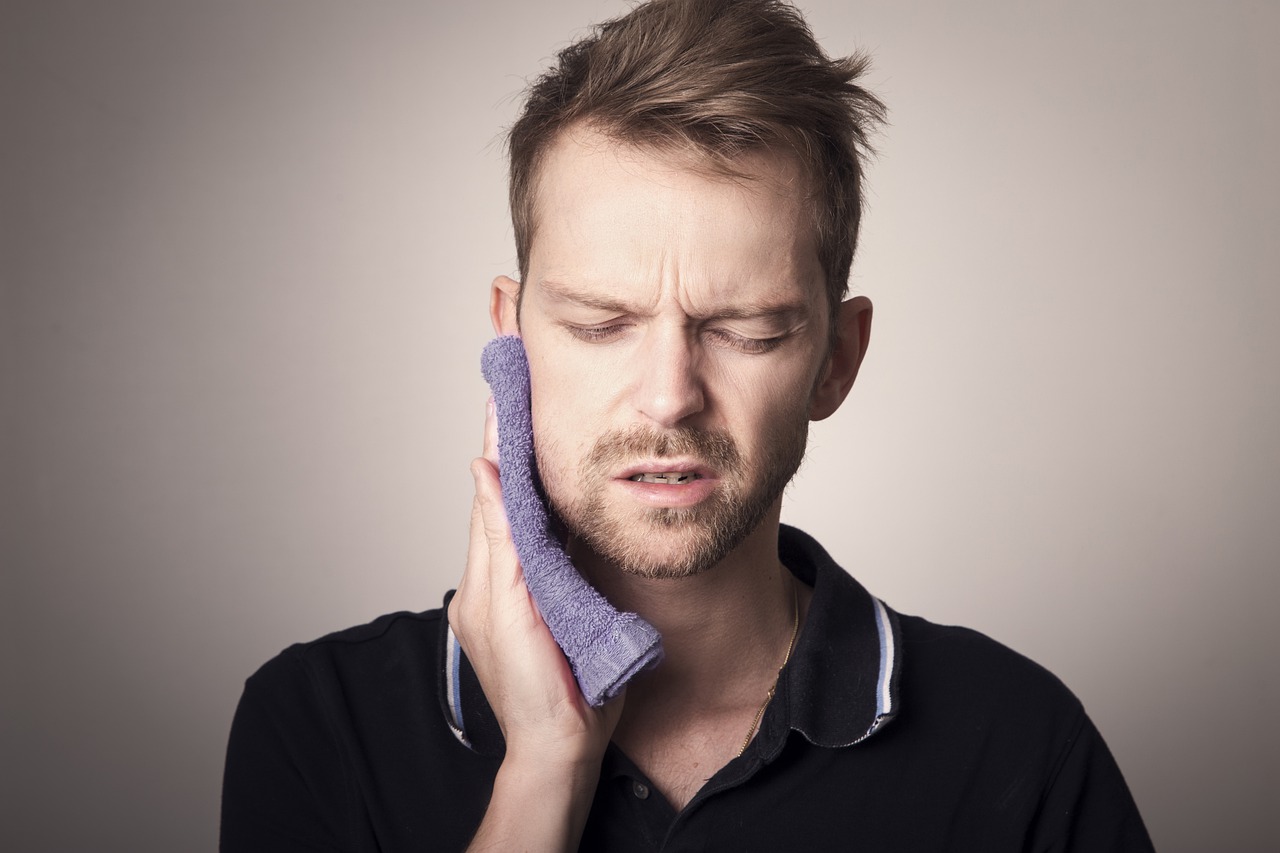 Teeth Tooth Pain Dental Oral  - Sammy-Sander / Pixabay