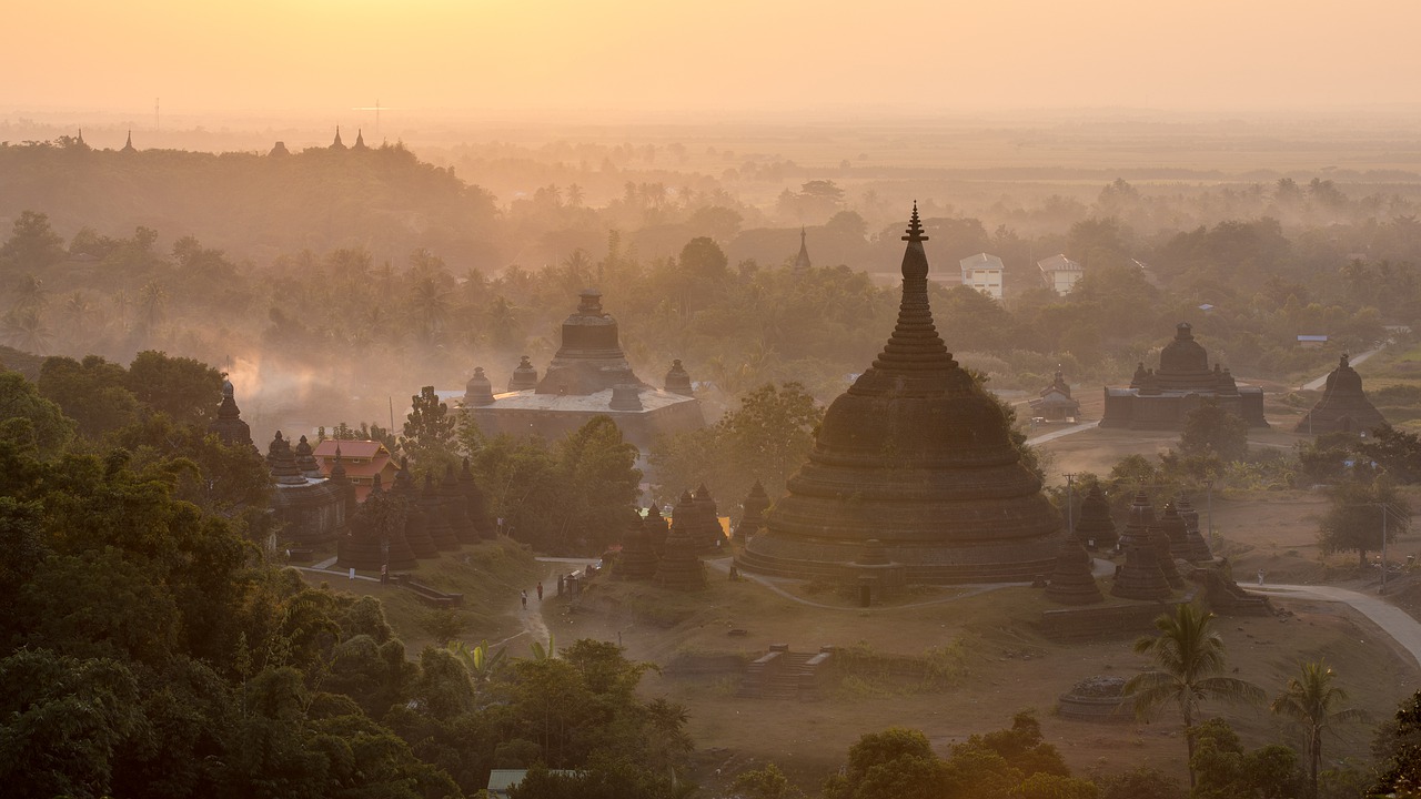 Temple Buildings Trees City View  - tonywuphotography / Pixabay