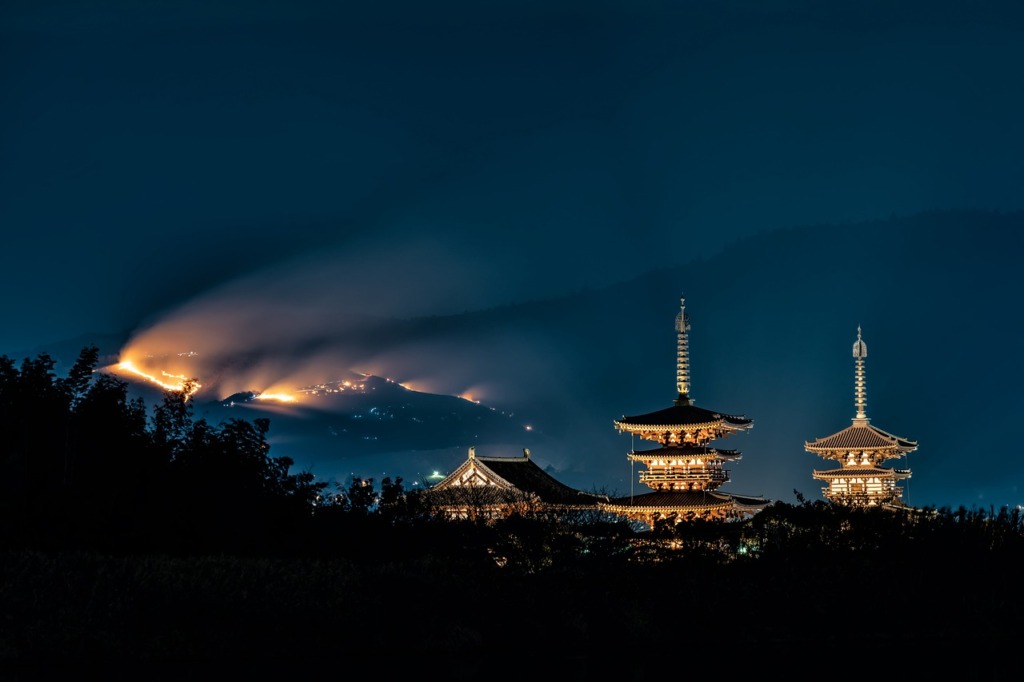 Temple Night View Yakushiji Temple  - Kanenori / Pixabay
