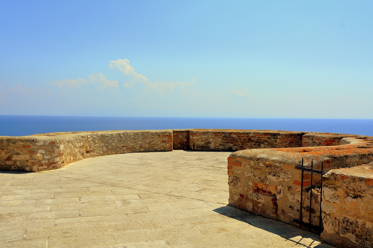Terrace Sea Landscape The Quakes  - pcdazero / Pixabay
